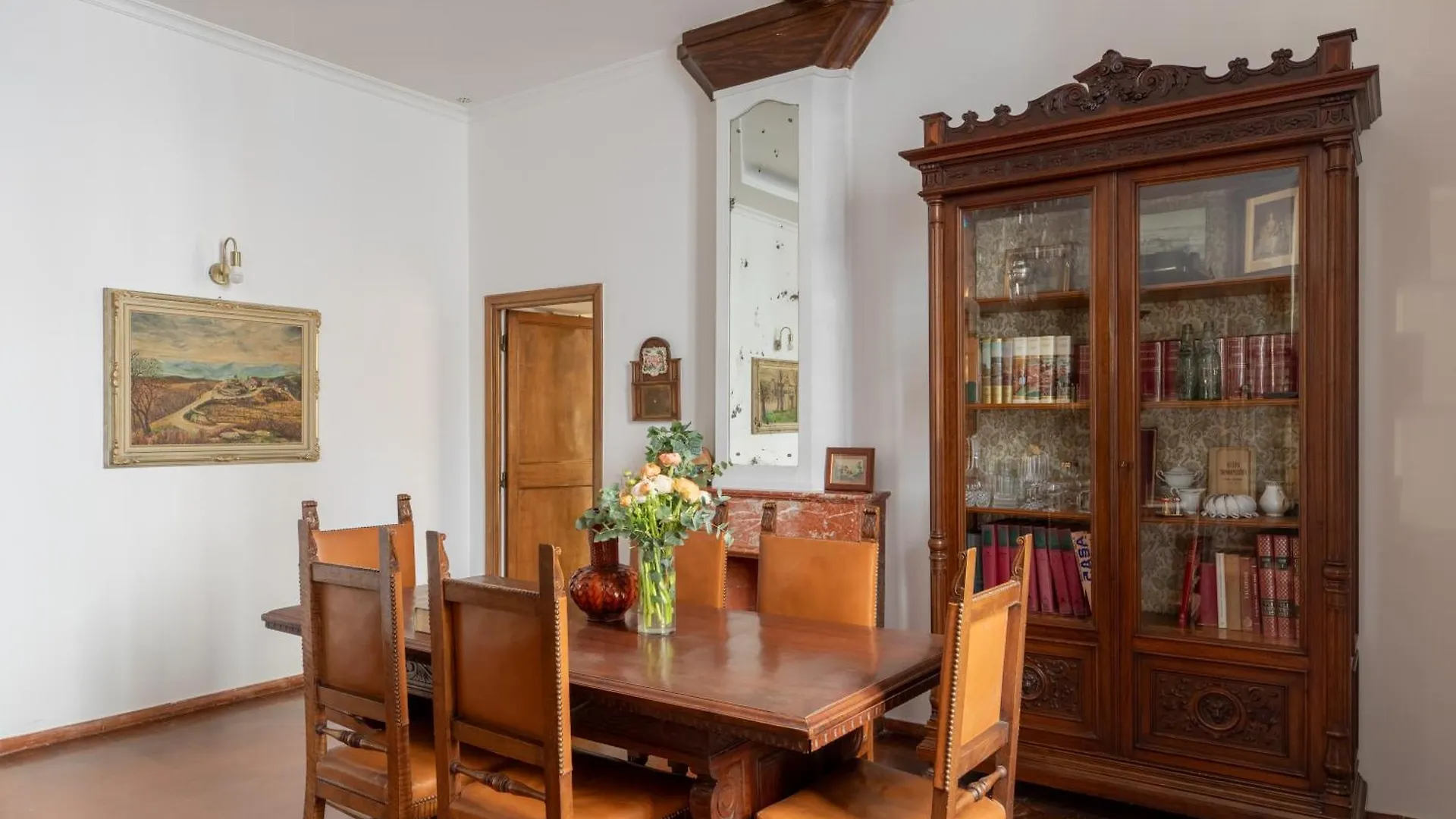 Iflat Elegant 3 Bedroom Apt Near The Pantheon Rome Italy