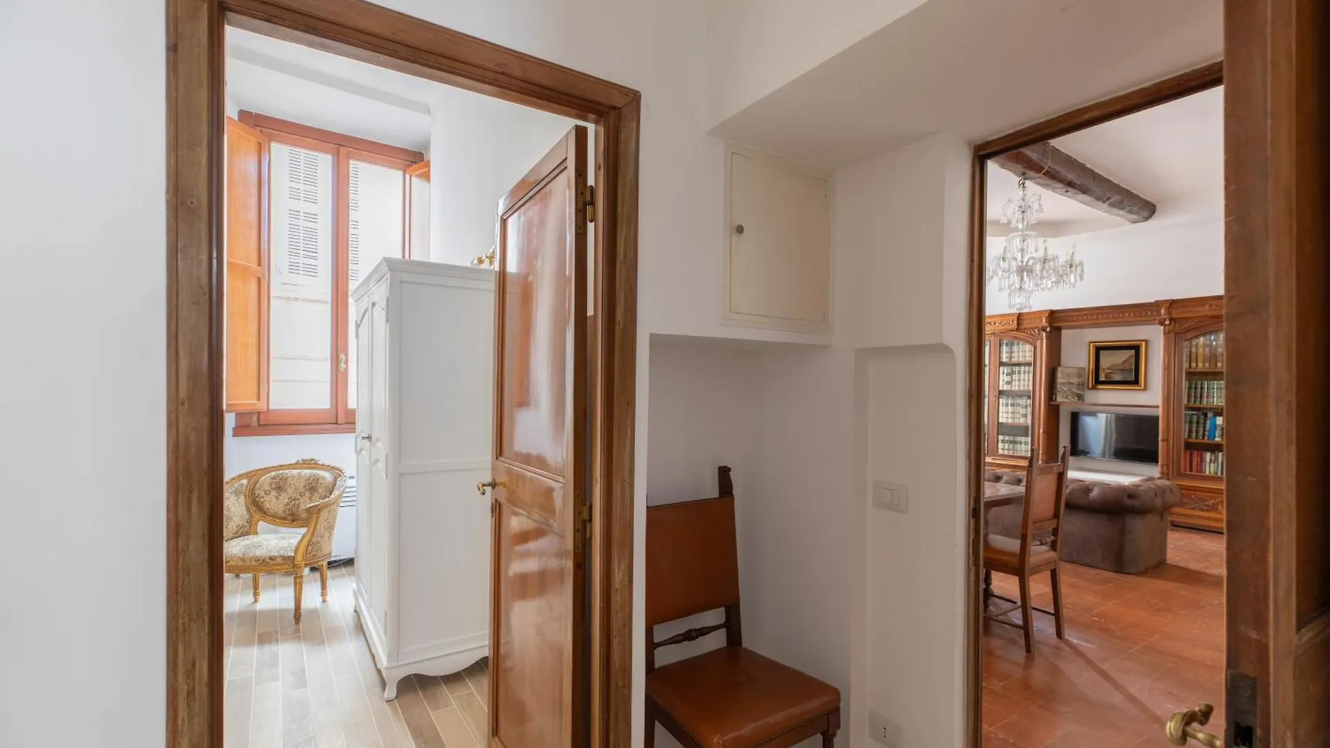 Iflat Elegant 3 Bedroom Apt Near The Pantheon Rome Italië